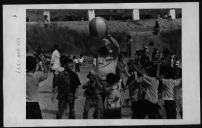 Thumbnail for Vietnamese Civilian Life > Vietnamese Refugees (in US)