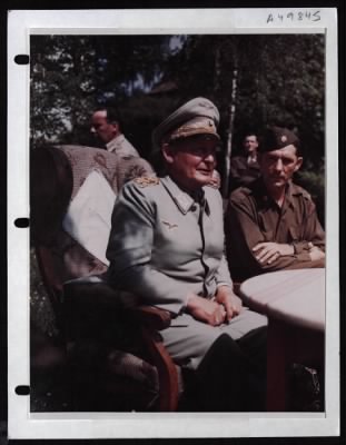 Thumbnail for ␀ > Goering Interview With Allied Press - May 1945. Newspapermen, Radio Commentators, Photographers, And Writers Interviewed Goering Shortly After His Capture. Major Paul Kubla Was The Interpreter.