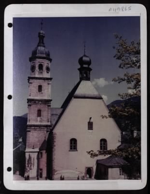 Thumbnail for ␀ > Members Of The 101St Airborne Division'S 327Th Infantry Regiment On A Tour Of Berchtesgaden, In The Bavarian Alps, Germany.