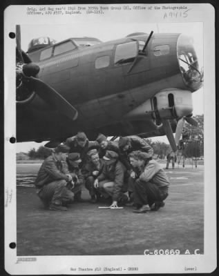 Thumbnail for Consolidated > Lt. Hunt And Crew Of The 365Th Bomb Squadron, 305Th Bomb Group Shown Beside Their Boeing B-17 Flying Fortress.  England, 7 July 1944.