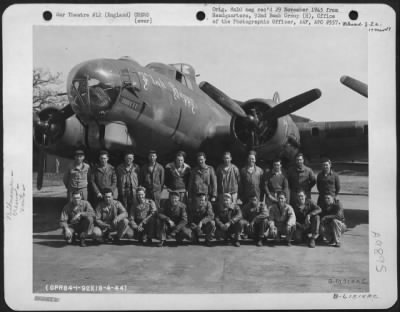 Consolidated > Crew Of The 92Nd Bomb Group Beside A Boeing B-17 "Flying Fortress" "Flak Happy".  England, 18 April 1944.