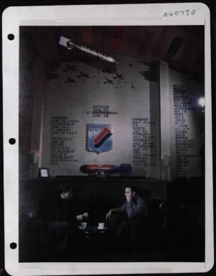 Thumbnail for ␀ > Interior Of Officer'S Club At An 8Th Air Force Bomber Station In England.