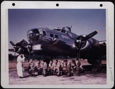 ␀ > Capt. Michael Ragan, Catholic Chaplain, Holds Services For A Boeing B-17 Crew Prior To Take-Off. England.