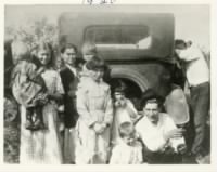 Gray, Fannie Stowe and family 1920.jpg