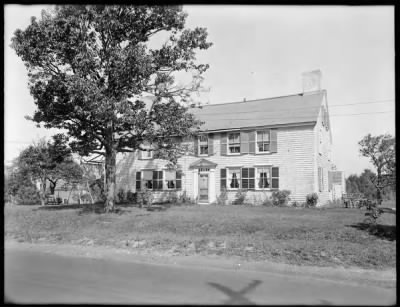 Leon Abdalian Photographs > Ye Olde Garrison Tavern and Tea House, North Pembroke