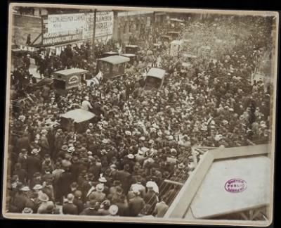 Thumbnail for McGreevey Collection > Crowd outside South Side Park, 1906 World Series