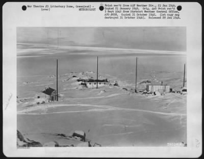 General > Weather Quarters, Mess Hall And Radio Station At Atterbury Dome, Comanche Bay, Greenland.