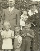 Thumbnail for Silas O. Black and Libbie (Francis) Black with their grandchildren