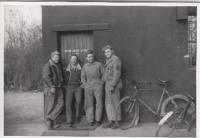 100th BG, Mac, Doc, Jim Potts & Nick Cresap. 1944 /Jim POTTS PHoto