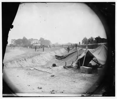 2798 - Petersburg, Va. Redoubt near Dunn's house in outer line of Confederate fortifications captured June 14, 1864, by Gen. William F. Smith