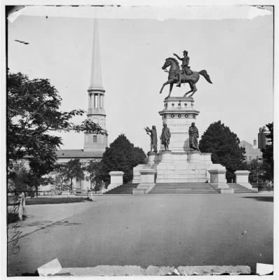 Thumbnail for 4002 - Richmond, Virginia. Washington monument; St. Paul's Church in left background