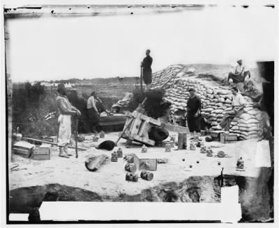 4167 - Yorktown, Virginia. Exploded gun in Confederate battery