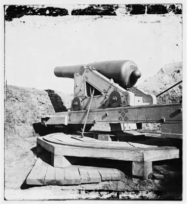 5517 - Charleston, South Carolina (vicinity). Big gun on Morris Island