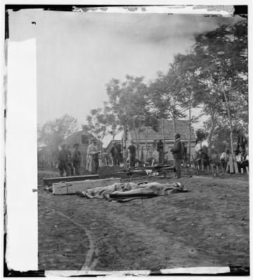 5570 - Fredericksburg, Virginia. Burial of Federal dead