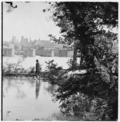 6075 - Richmond, Virginia. View of burned district and ruins of Mayo's bridge from across the James River