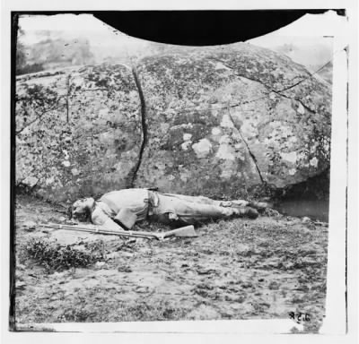 6113 - Gettysburg, Pennsylvania. Confederate sharpshooter killed by a shell
