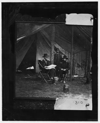 6363 - General U.S. Grant in camp