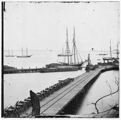 663 - City Point, Va. Wharf, Federal artillery, and anchored schooners