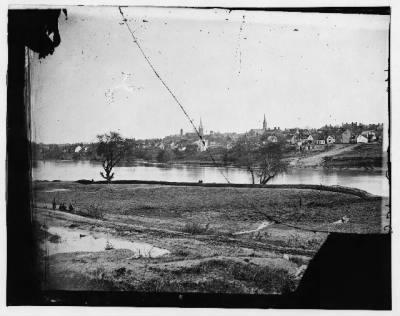 6782 - View of lower end of Fredericksburg, [...]