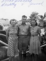 Dorthy, Loyd (daddy) Jewel Cresap.jpg