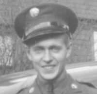 dad 1941.jpg