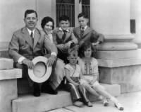 Thumbnail for lg-governor-huey-long-with-his-children-and-nephew-and-niece-in-baton-rouge-louisiana-in-the-1930s.jpg