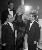 Thumbnail for Jayne Mansfield with jockeys Johnny Longden, Eddie Arcaro and Willie Shoemaker.jpg