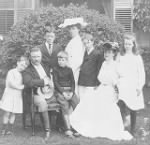 Thumbnail for 640px-Theodore_Roosevelt_and_family,_1903.jpg