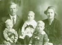 Thumbnail for John Henry Kerr Family.jpg