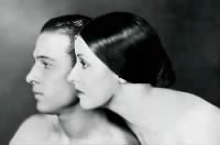 rudolph-valentino-with-his-wife-natacha-rambova.jpg