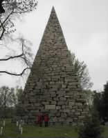 640px-Hollywood_Cemetery_Pyramid.jpg