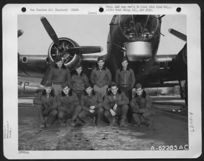 General > Lt. Harris And Crew Of The 863Th Bomb Sq. 493Rd Bomb Group, 8Th Air Force, In Front Of Boeing B-17 Flying Fortress.  England, 26 December 1944.