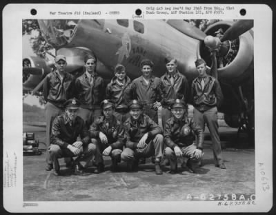 General > Lt. R.A. Miller And Crew Of The 323Rd Bomb Sq., 91St Bomb Group, 8Th Air Force, In Front Of A Boeing B-17 "Flying Fortress" 'Take It Easy'.   England.