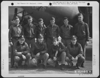 General > Combat Crew Of The 91St Bomb Group, 8Th Air Force, Beside A Boeing B-17 Flying Fortress.  England.