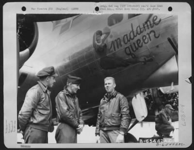 General > Lt. R. Chartier And Part Of His Crew Pose In Front Of The Boeing B-17 "Madame Queen" At An 8Th Air Force Base In England, 27 July 1944.  They Are: Lt. Chartier, Lt. C. Kuta And Lt. V.H. French.  401St Bomb Group.