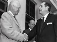 19570914_Governor_Faubus_Meets_President_Eisenhower_in_DC.jpg