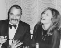 Stuart Rosenberg and Faye Dunaway.jpg