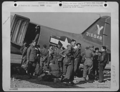 Thumbnail for Consolidated > Former Prisoners Of War Flown From Front -- American And British Prisoners Of War Freed By Swift Allied Advances Are Being Flown Back From The Front In Douglas C-47 Cargo Planes Of The 9Th Troop Carrier Command.  A Group Of Freed British Troops Cross Exam