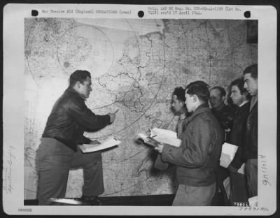 General > Lt. Carl C. Machemer, Left, Forest Hills, Ny, Gives Combat Crews Information About A Target In Europe In The New Combat Crew Library At A "Flying Fortress" Station At Framlingham, England.  The Library Was Designed To Serve As A Source Of Information For