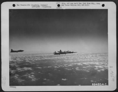 Boeing > Formation Of Boeing B-17 Flying Fortresses Of The 91St Bomb Group Drone Steadily Through The Sky Towards Their Target - An Enemy Installation In Augsburg, Germany - During A Raid On 25 Feb 1944.