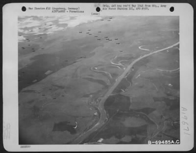 Boeing > Formation Of Boeing B-17 Flying Fortresses Of The 91St Bomb Group Drone Steadily Through The Sky Towards Their Target - An Enemy Installation In Augsburg, Germany - During A Raid On 25 Feb 1944.