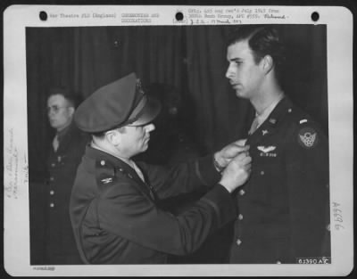 Thumbnail for Awards > 1St Lt. Richard H. Bailey, Syracuse, New York, Receives The Distinguished Flying Cross From Colonel Archie J. Old, Jr., Of Atlanta, Texas.  388Th Bomb Group, England.  8 November 1943.