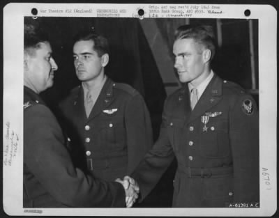 Awards > Flight Officer Barlow Dean Brown, Seattle, Washington, Receives The Silver Star Award From Colonel Curtis E. Lemay, Columbus Ohio.   560Th Bomb Squadron, 388Th Bomb Group. Enlgnad.  5 September 1943.