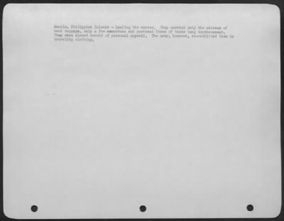 Consolidated > Manila, Philippine Islands - Loading The Nurses. They Carried Only The Minimum Of Hand Baggage. Only A Few Mementoes And Personal Items Of Their Long Imprisonment. They Were Almost Devoid Of Personal Apparel. The Army, However, Re-Outfitted Them In Travel