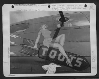 Thumbnail for ␀ > 'Toots', Boeing B-17 "Flying Fortress".