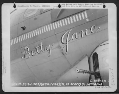 Thumbnail for ␀ > Boeing B-17 "Flying Fortress" Nicknamed "Betty Jane".  303Rd Bomb Group, England.  8 July 1944.