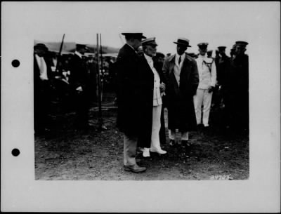 1924 > President Coolidge greets Army Round-the-World Flyers at Bolling Field, D. C.
