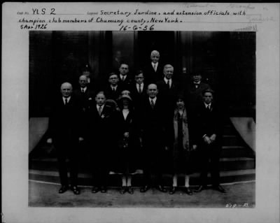 Thumbnail for 1926 > Secretary Jardine and extension officials with champion club members of Chemung county, NY