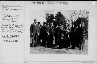 Thumbnail for 1927 > Pres. Coolidge presenting Herbert Schiff Memorial trophy to Arthur Gavin