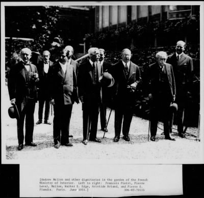 Thumbnail for 1931 > Andrew Mellon and other dignitaries in Paris